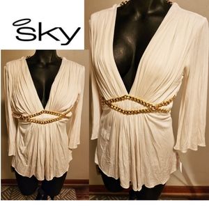 Sky white top. Gold chain accent. Sz Sm